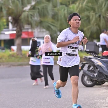 Runner Photo 7712047