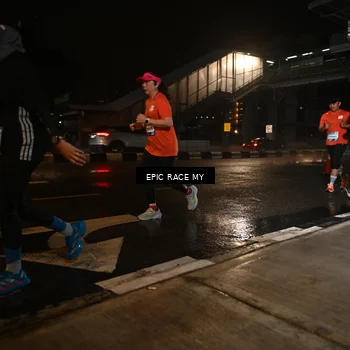 Runner Photo 7712048