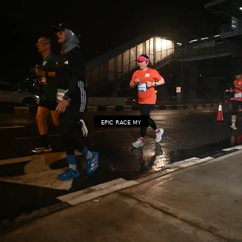 Runner Photo 7712063