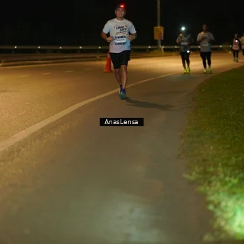 Runner Photo 7712064