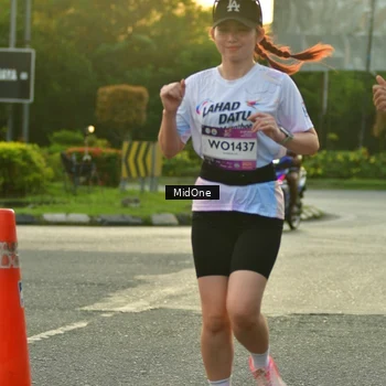 Runner Photo 7712065