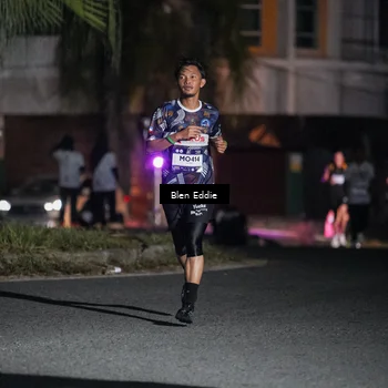 Runner Photo 7712067