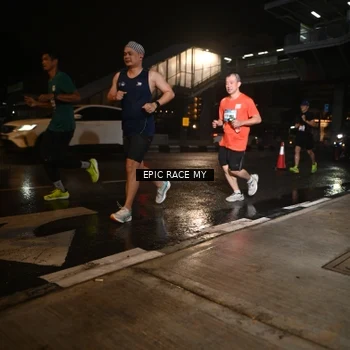 Runner Photo 7712068