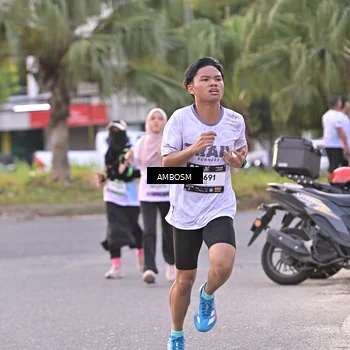 Runner Photo 7712069