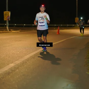 Runner Photo 7712075