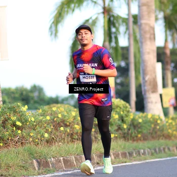 Runner Photo 7712079