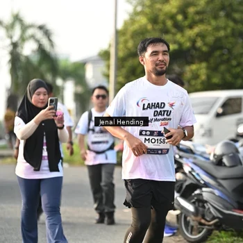 Runner Photo 7712080