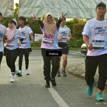 Runner Photo 7712082