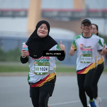 Runner Photo 7712083