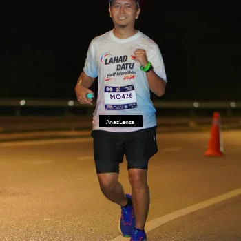 Runner Photo 7712090