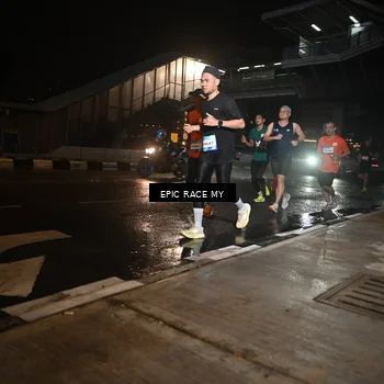 Runner Photo 7712101