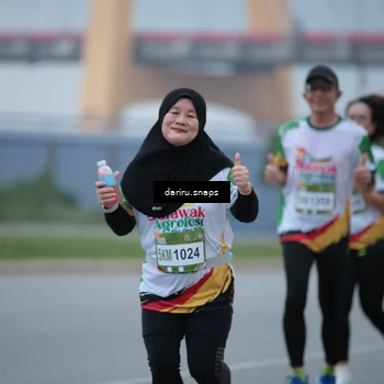 Runner Photo 7712103