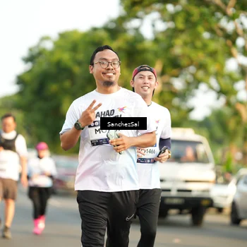 Runner Photo 7712107