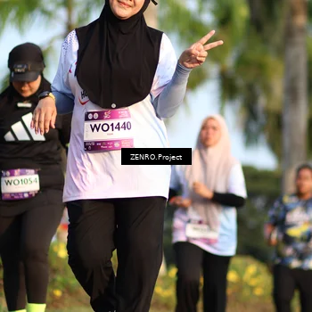 Runner Photo 7712109