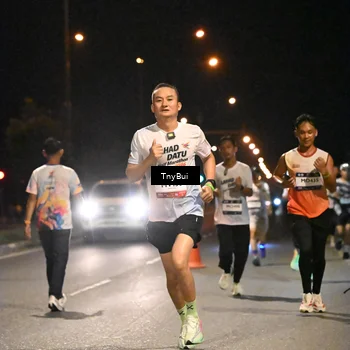 Runner Photo 7712124