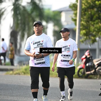 Runner Photo 7712165