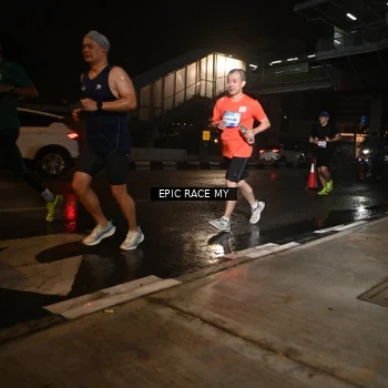 Runner Photo 7712177