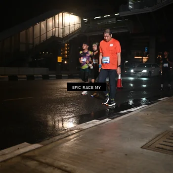 Runner Photo 7712191