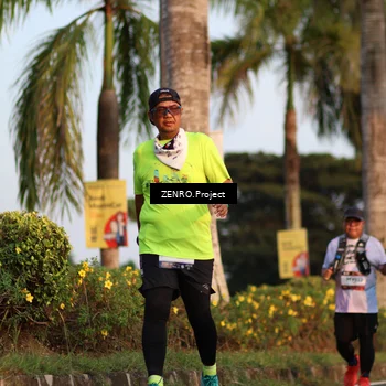 Runner Photo 7712286