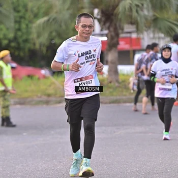 Runner Photo 7712300