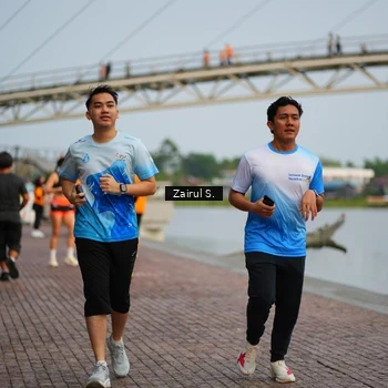 Runner Photo 7712340