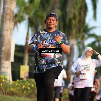 Runner Photo 7712346