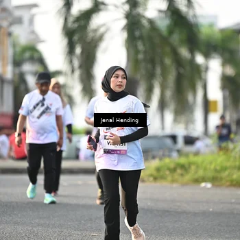 Runner Photo 7712372