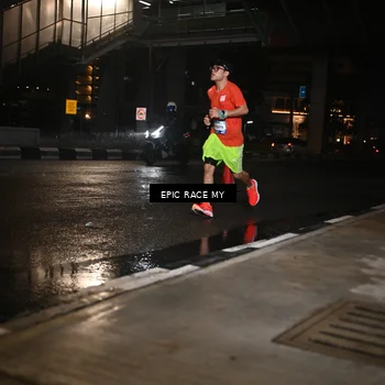 Runner Photo 7712381