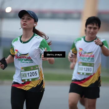 Runner Photo 7712388
