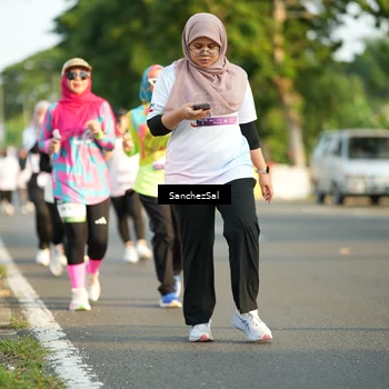Runner Photo 7712412