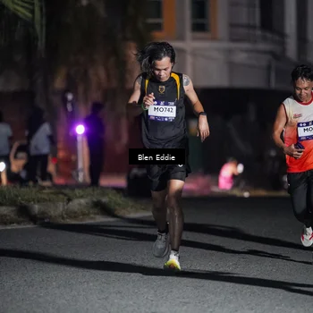 Runner Photo 7712435