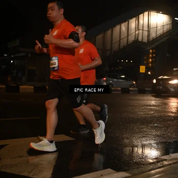 Runner Photo 7712438