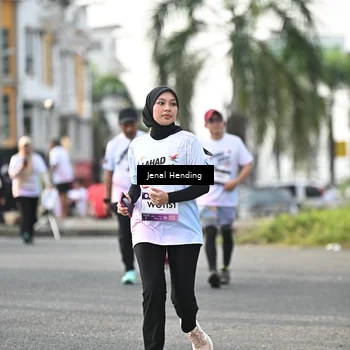 Runner Photo 7712439