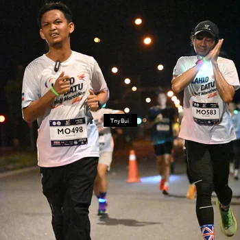 Runner Photo 7712457
