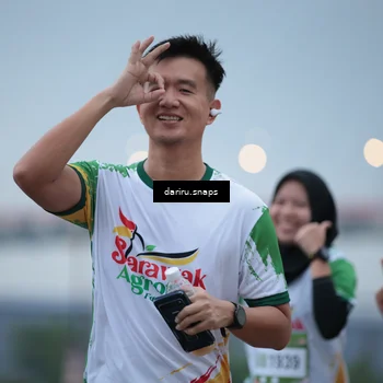 Runner Photo 7712460