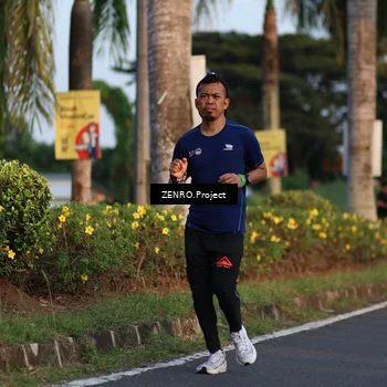 Runner Photo 7712490