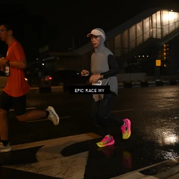 Runner Photo 7712520