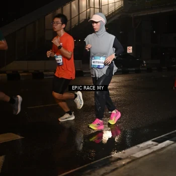 Runner Photo 7712524