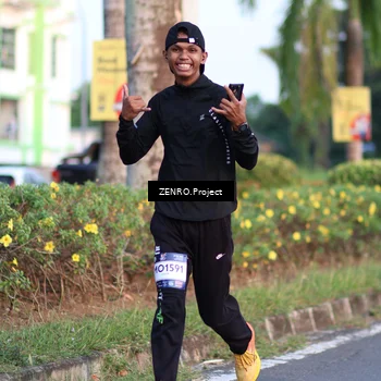 Runner Photo 7712532