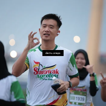 Runner Photo 7712537
