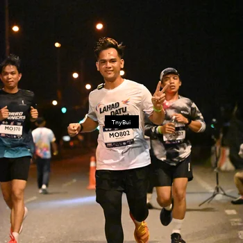 Runner Photo 7712560