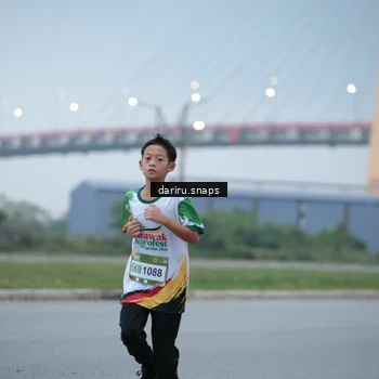 Runner Photo 7712562