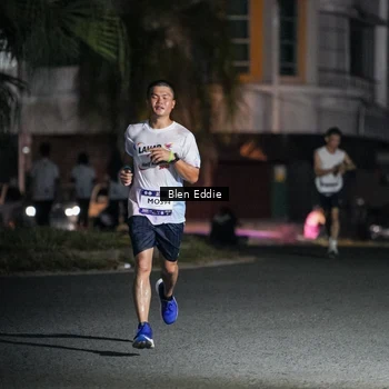 Runner Photo 7712570
