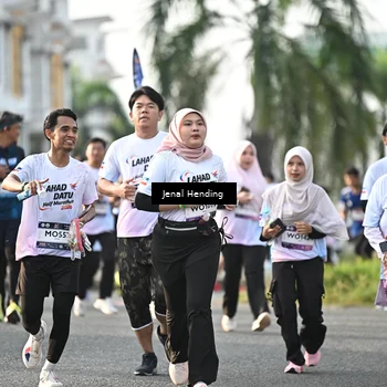 Runner Photo 7712613