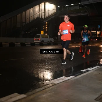Runner Photo 7712627