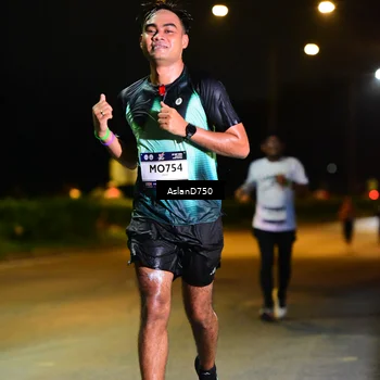 Runner Photo 7712628