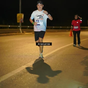 Runner Photo 7712645