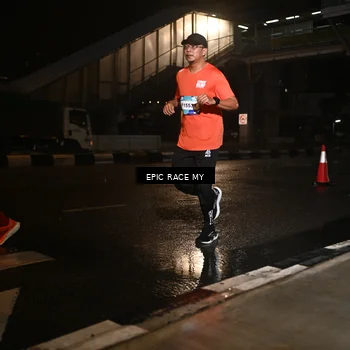 Runner Photo 7712648