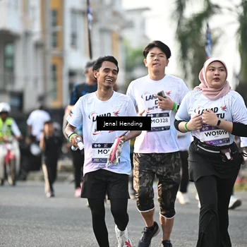 Runner Photo 7712654