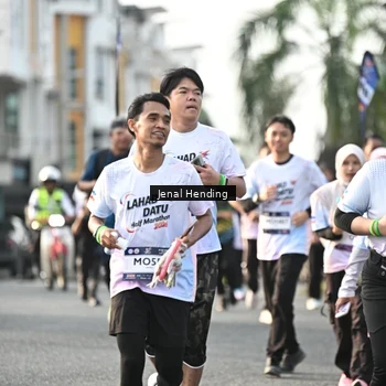 Runner Photo 7712656